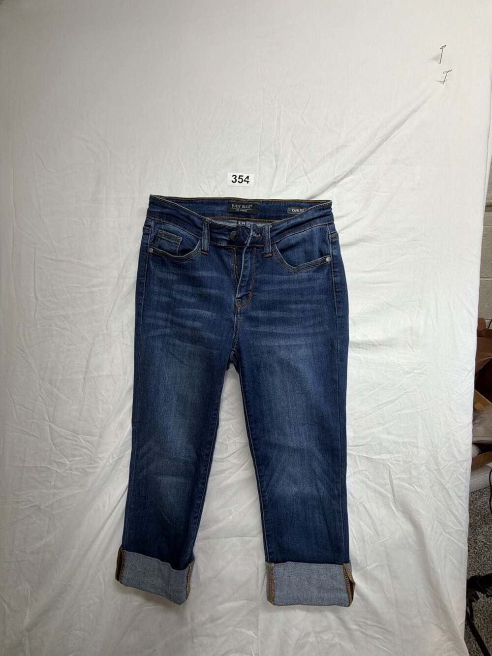 Judy Blue Mid Rise Vintage Cuffed Capri Fit Jeans
